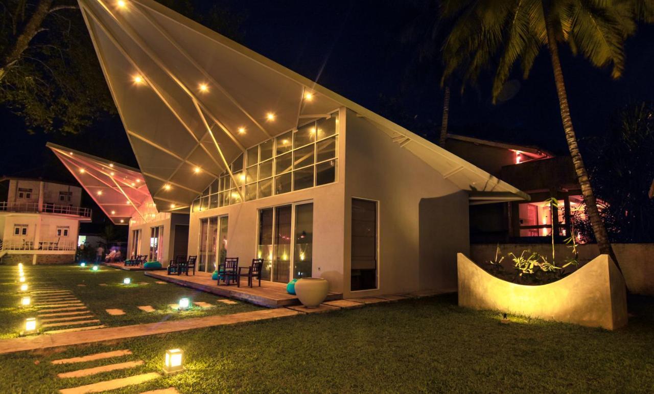 Mawella Beach Resort Tangalle Bagian luar foto