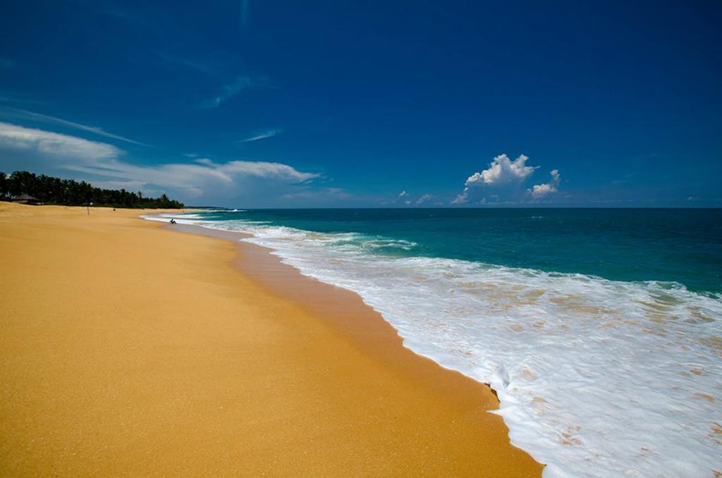 Mawella Beach Resort Tangalle Bagian luar foto